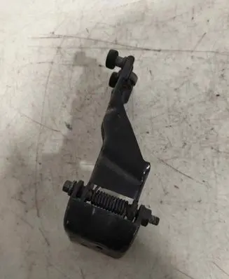 Chrysler Town u0026 Country V Sliding door middle roller runner 05020672AC