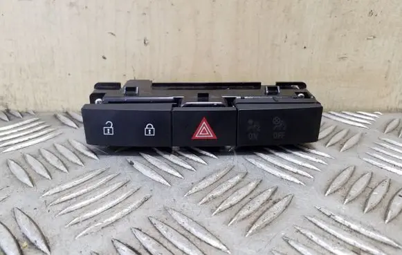 Opel Astra J Hazard light switch 13311979