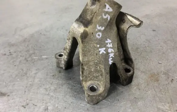 Audi A5 8T 8F Engine mounting bracket 8K0199307AQ 8K0199307
