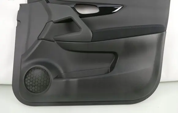 Nissan Qashqai Front door card panel trim