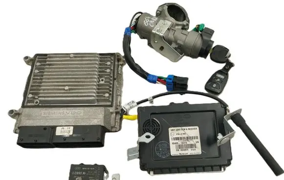 KIA Carens III Engine ECU kit and lock set 5WSY5266C 3911225050