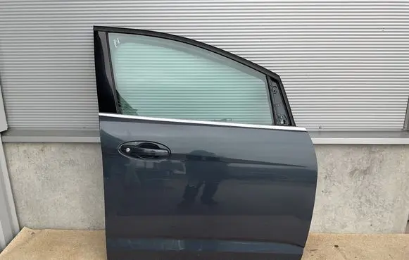 Ford Grand C-MAX Front door
