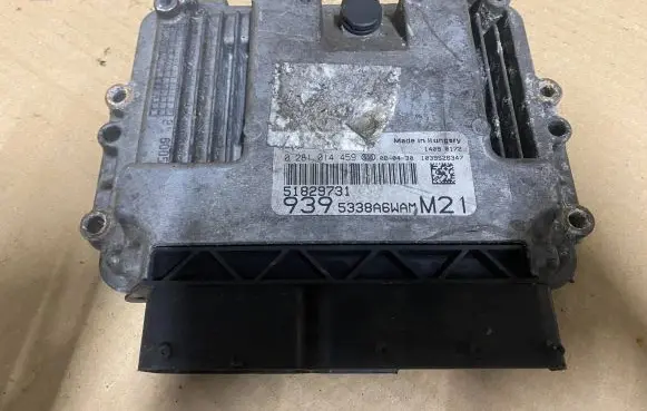 Alfa Romeo 159 Engine control unit/module 51829731 5338A6WAM 0281014459