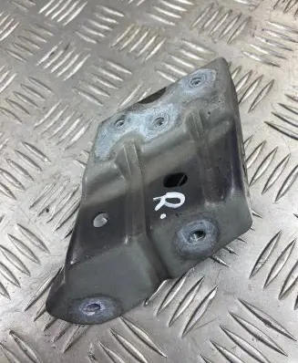 Volkswagen Touareg II Fender mounting bracket 7P6821152A