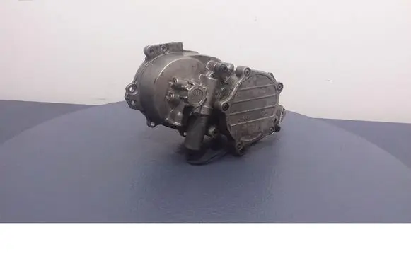 Audi A4 S4 B6 8E 8H Vacuum pump 06D103530K