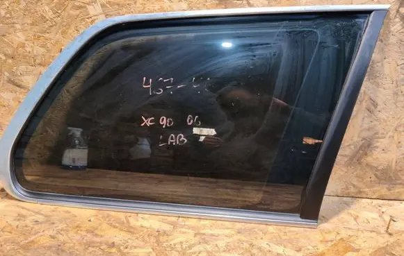 Volvo XC90 Rear side window 43R001582 DOT682M3240AS2 E000199