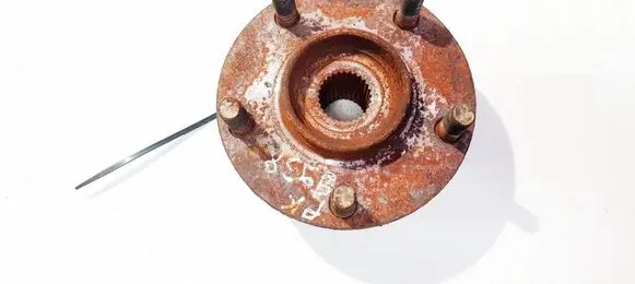 Front wheel hub