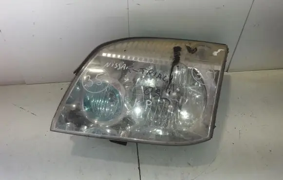 Nissan X-Trail T30 Headlight/headlamp