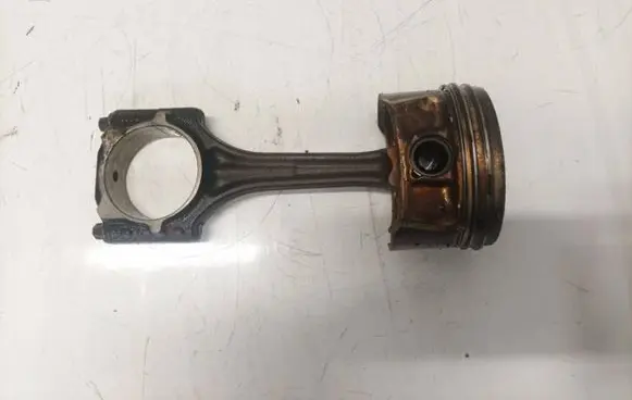 Audi A4 S4 B7 8E 8H Piston with connecting rod