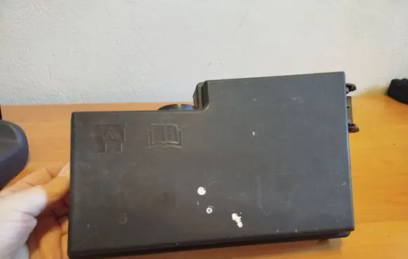 Volvo C30 Fuse box cover 30728348 318818408