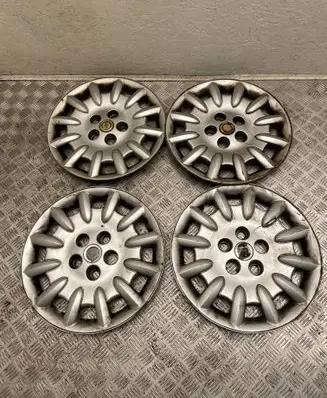 Chrysler Voyager R16 wheel hub/cap/trim 04862333AA