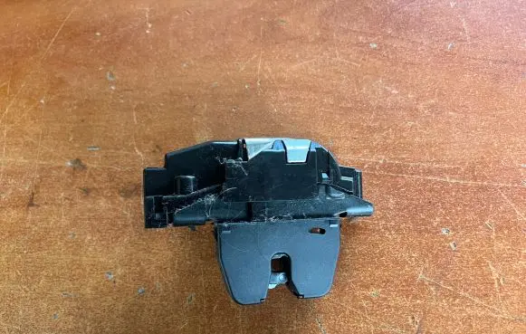 Peugeot 207 Tailgate/trunk/boot lock/catch/latch 9671153780