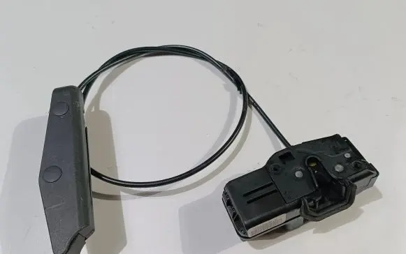 Chevrolet Corvette Front door lock R10352332