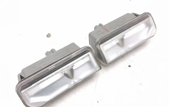Lexus IS 220D-250-350 Number plate light A045053