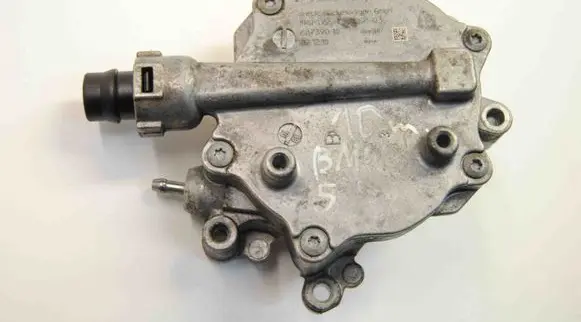 BMW 5 F10 F11 Vacuum pump 68739010