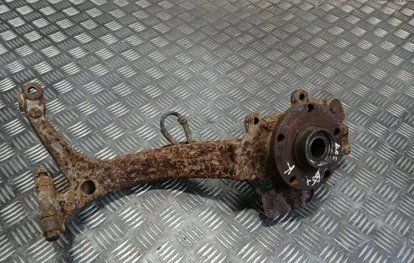 Volkswagen PASSAT B5.5 Front wheel hub spindle knuckle
