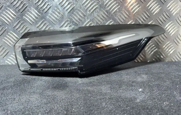 Peugeot 308 Rear/tail lights 9835299280-00