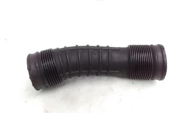 Volvo XC70 Air intake hose/pipe 6898050
