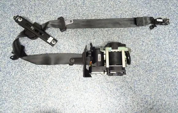 Volvo XC90 Front seatbelt 39841611