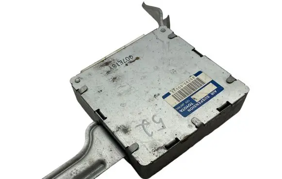 Toyota Land Cruiser (J120) Air suspension control unit module (rear) 8929360032
