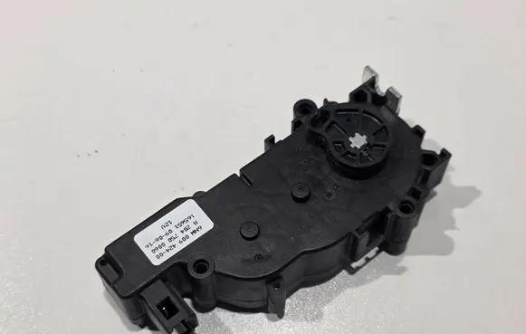 Mercedes-Benz GLK (X204) Tailgate/trunk/boot lift motor A2047500060