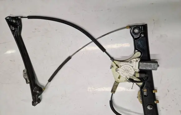 BMW 6 F12 F13 Front door window regulator with motor 7303785