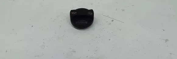 Audi A3 S3 8P Oil filler cap 06b103485d