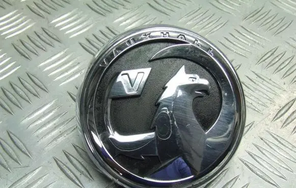 Opel Corsa E Tailgate opening switch 