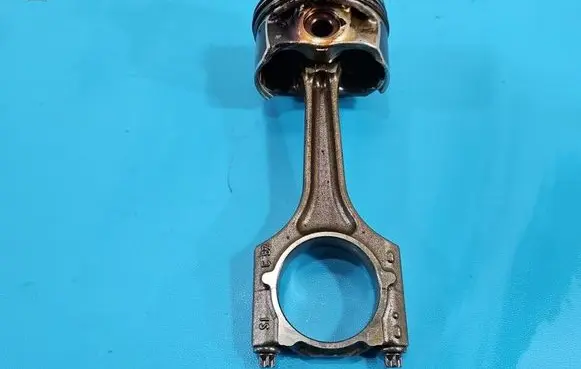 Volkswagen PASSAT B7 Piston IMPRK1536735