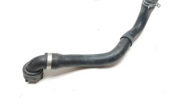 Volvo XC40 Engine coolant pipe/hose 32222082 0088768989 8888768989