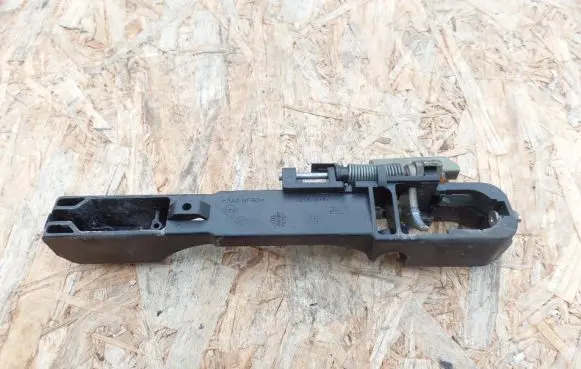 Renault Laguna II Front door exterior handle/bracket 8200004747