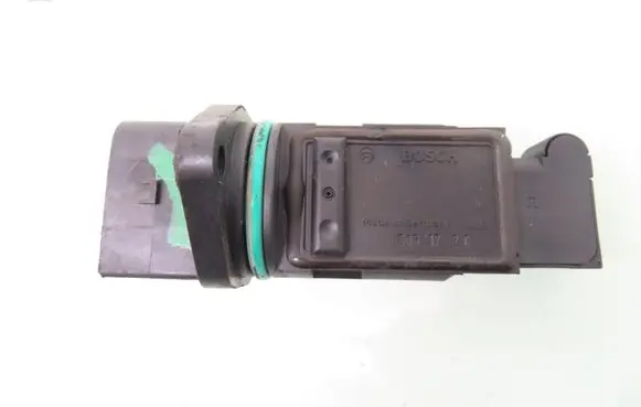 Volkswagen Golf IV Mass air flow meter F00C2G2027