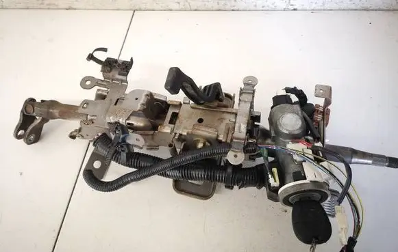 Nissan Primera Steering wheel axle 