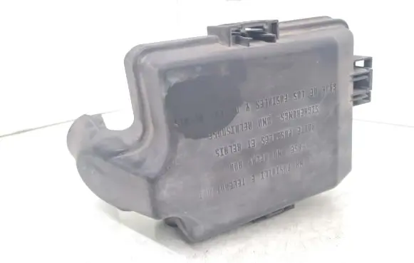 Iveco Daily 4th gen Fuse box cover 69500167