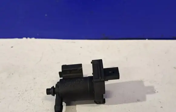 Mercedes-Benz C W203 Engine mount vacuum valve A2036000178