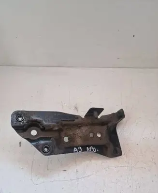 Audi A3 S3 8P Fender mounting bracket 8P0821135B