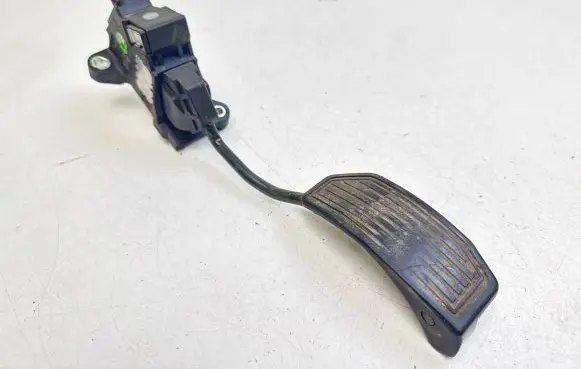Toyota Verso Accelerator throttle pedal 7811002070 50529718346 09015A