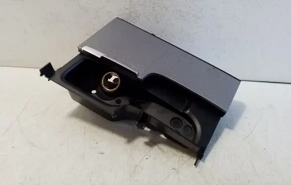 Volvo XC60 Ashtray (front) 32275470 32275472