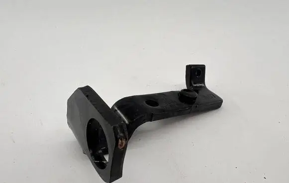 Volkswagen Golf V Other engine bay part 03G103390A