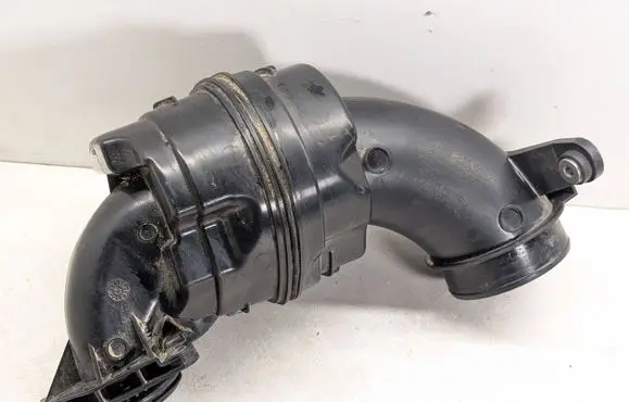 Volvo V60 Intake resonator 31370245