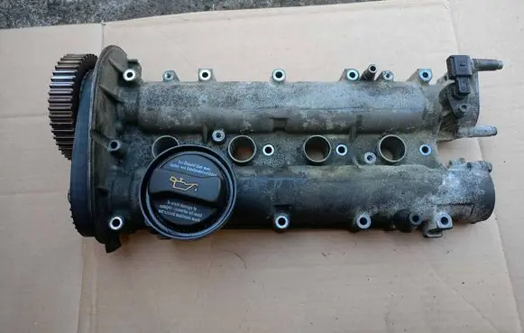 Volkswagen Polo IV 9N3 Engine head 036103373AK