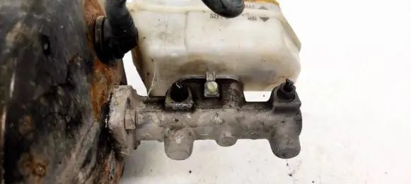 Volkswagen Polo IV 9N3 Master brake cylinder