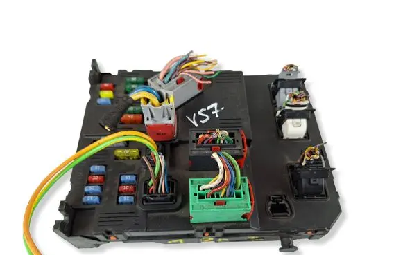 Citroen C3 Fuse module 9653667280 S118085300M