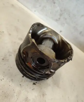 Piston