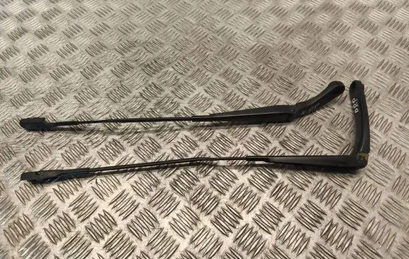 Audi A4 S4 B8 8K Front wiper blade arm 8K1955407