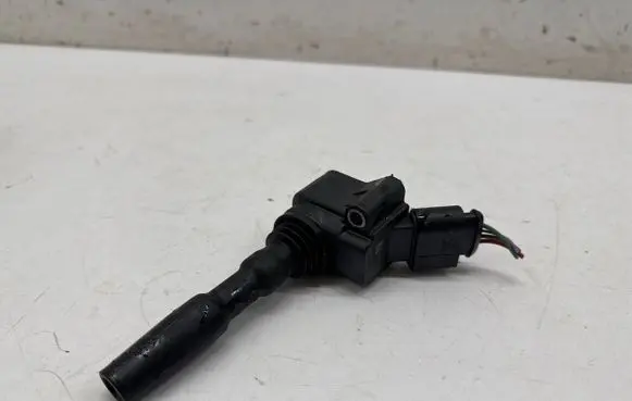 Volkswagen Multivan T7 High voltage ignition coil 04E905110P