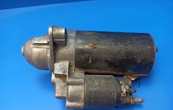 BMW 5 E39 Starter motor 0001109025
