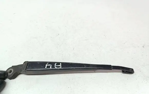 Volkswagen PASSAT B5.5 Rear wiper blade arm 8D9955407A