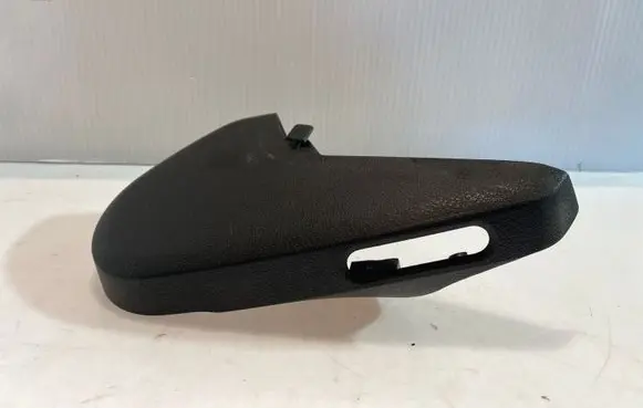 Audi Q7 4L Seat belt trim 8339736
