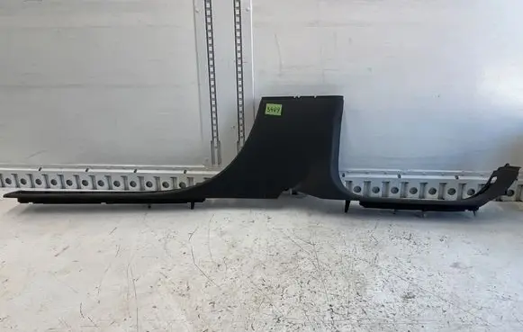 Volkswagen Touareg I Front sill trim cover 7L0853370